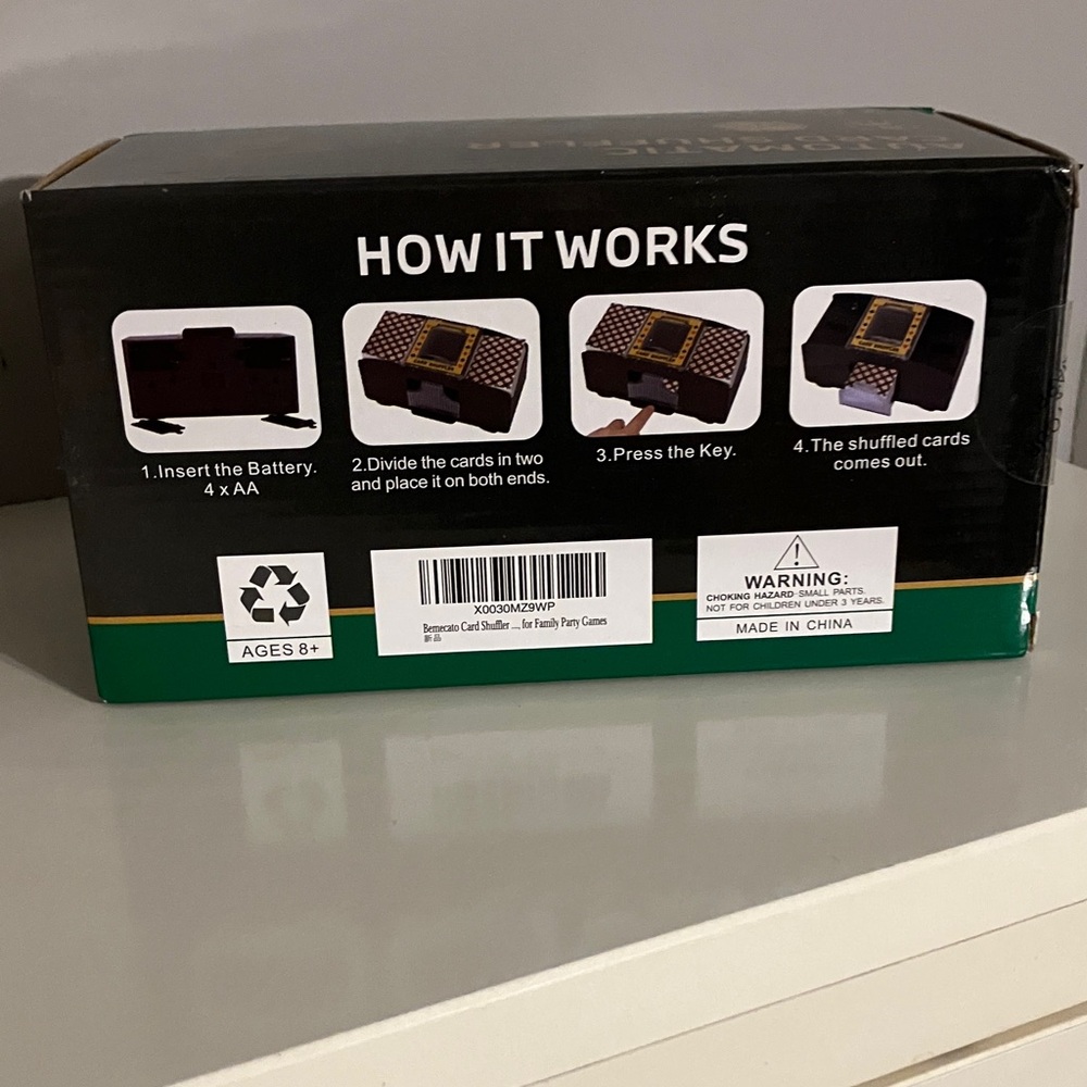 Bemecato Automatic Card Shuffler - Picture 2 of 4